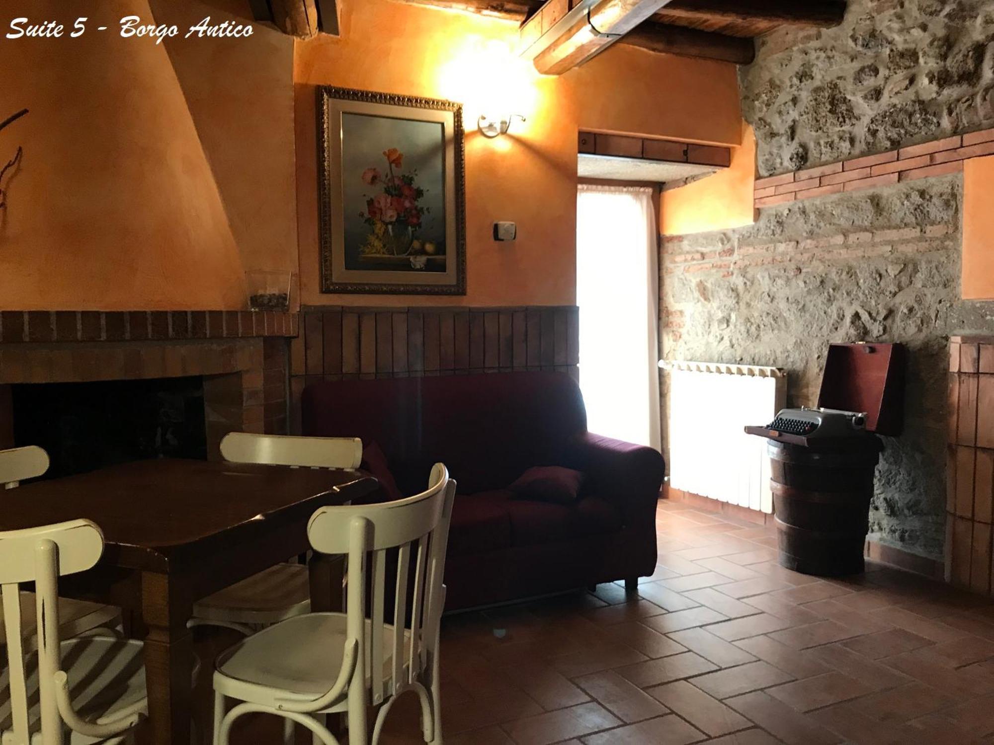 Albergo Diffuso Locanda Specchio Di Diana Nemi Bagian luar foto