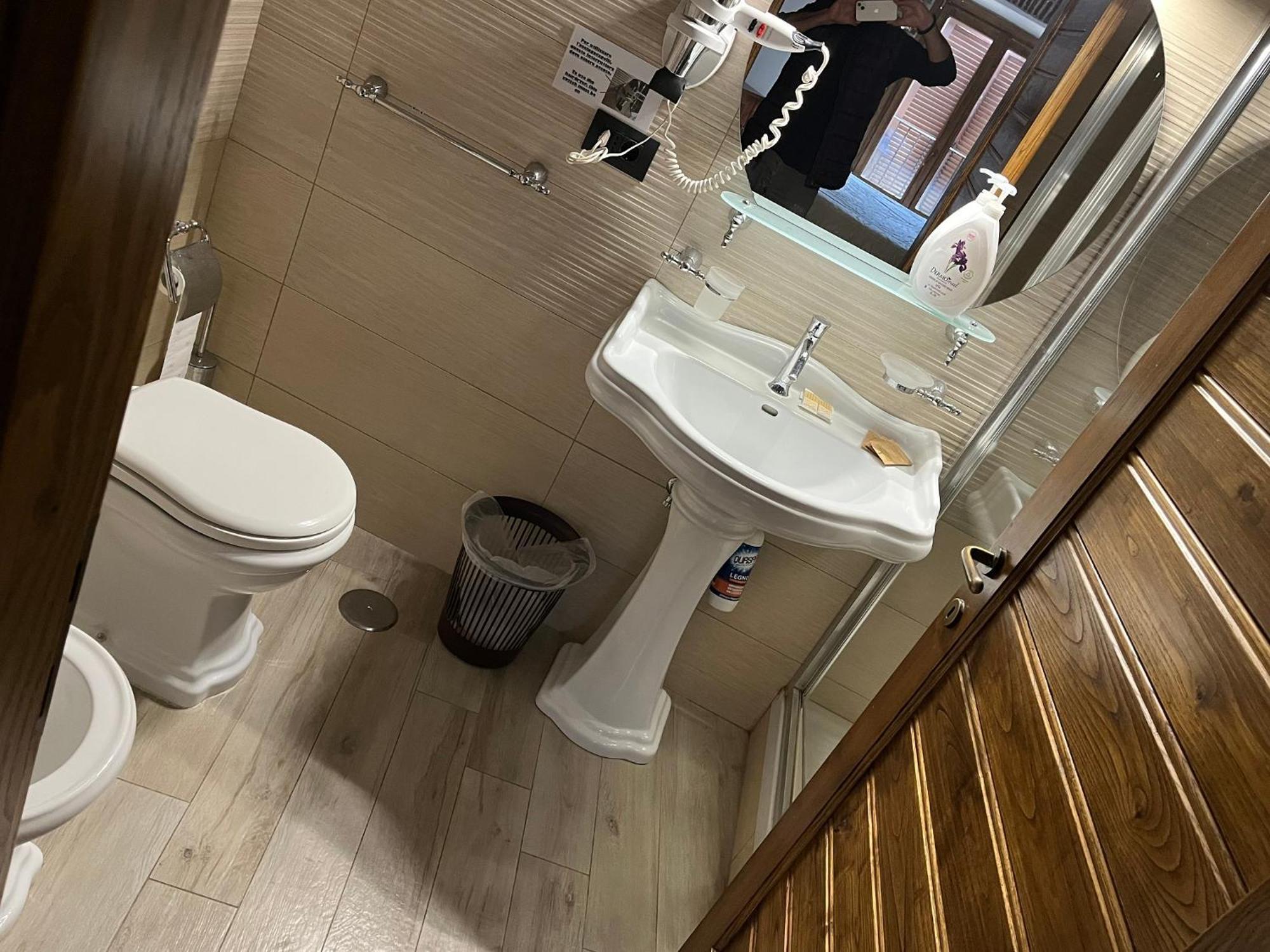 Albergo Diffuso Locanda Specchio Di Diana Nemi Ruang foto