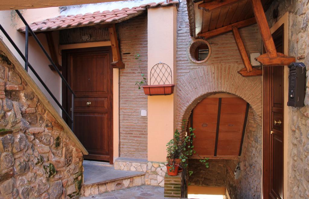 Albergo Diffuso Locanda Specchio Di Diana Nemi Bagian luar foto